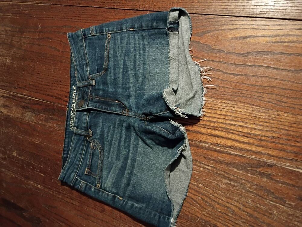 Size 6 American Eagle Outfitters Stretch Denim Blue Jean Shorts Pockets